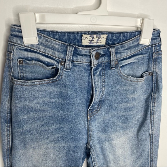 We The Free size 27 Raw hem jeans Curvy - Picture 2 of 9